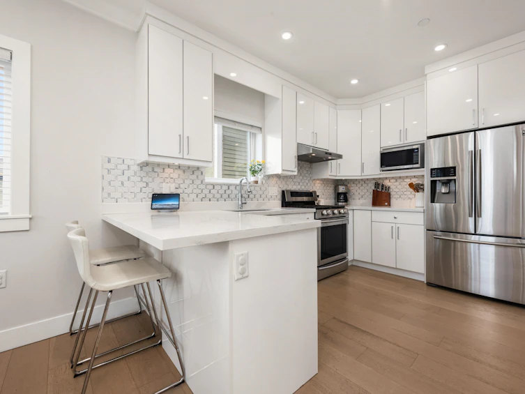2876 Clark Drive, Vancouver, BC, V5N 0E9 - 6