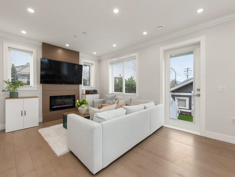 2876 Clark Drive, Vancouver, BC, V5N 0E9 - 3
