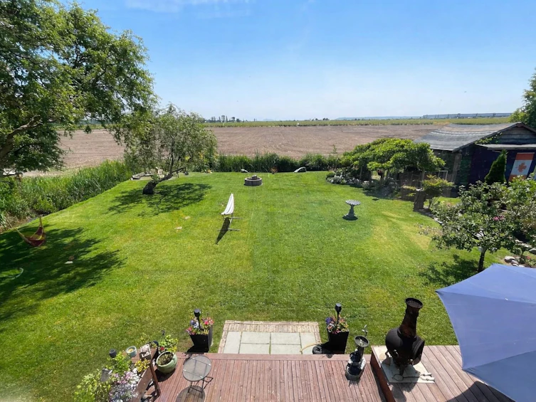8640 Ladner Trunk Road, Delta, BC, V4K 3N3 - 9