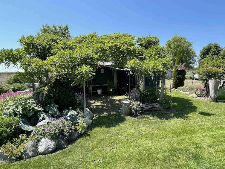 8640 Ladner Trunk Road, Delta, BC, V4K 3N3 - 4