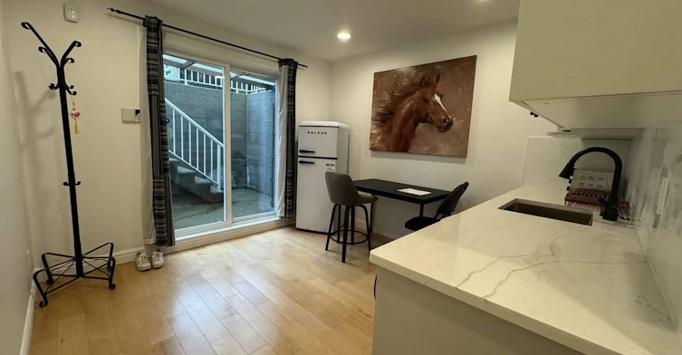 3000 W 42nd Avenue, Vancouver, BC, V6N 3H1 - 2