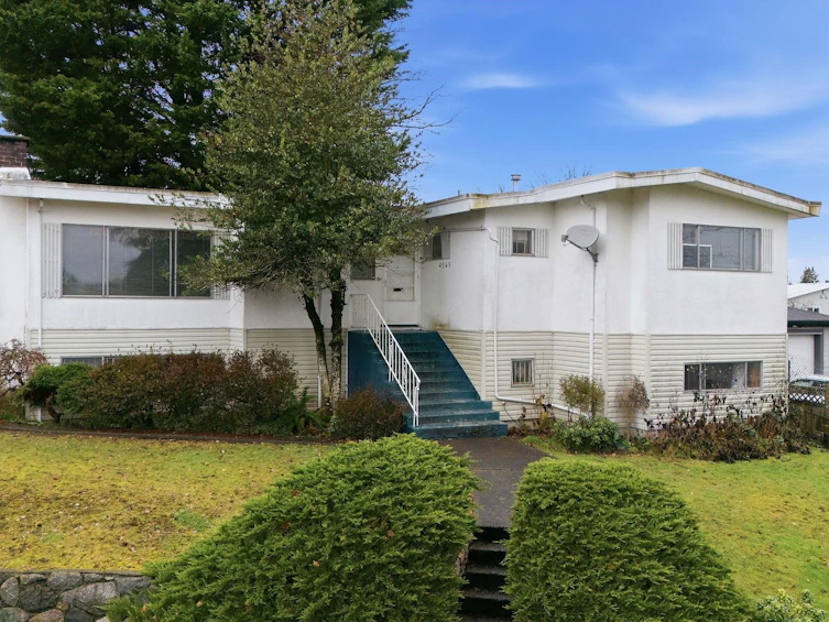 4745 Gilpin Court, Burnaby, BC, V5G 3A1