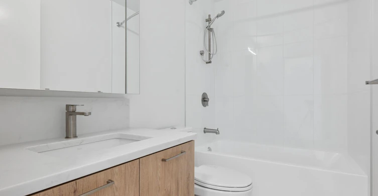 62X-82 1st Street, New Westminster, BC, V3L 1H2 - 16
