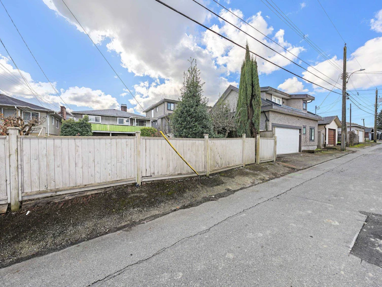 3281 E 2nd Avenue, Vancouver, BC, V5M 1G2 - 31