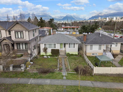 3281 E 2nd Avenue - 2