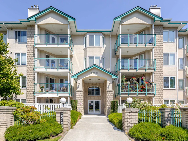 202-20433 53 Avenue, Langley, BC, V3A 7A6