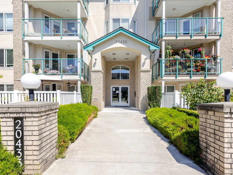 202-20433 53 Avenue, Langley, BC, V3A 7A6 - 2