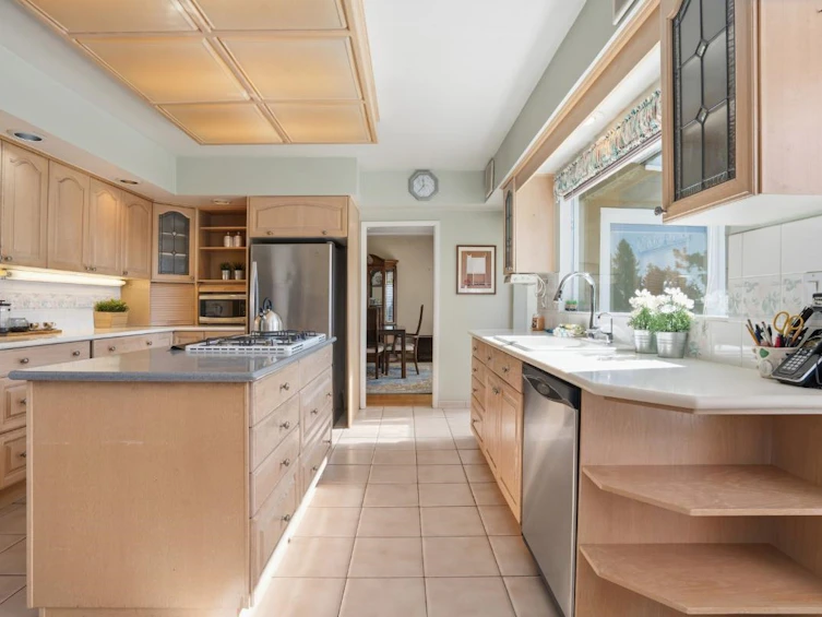 6034 Collingwood Place, Vancouver, BC, V6N 1V1 - 6