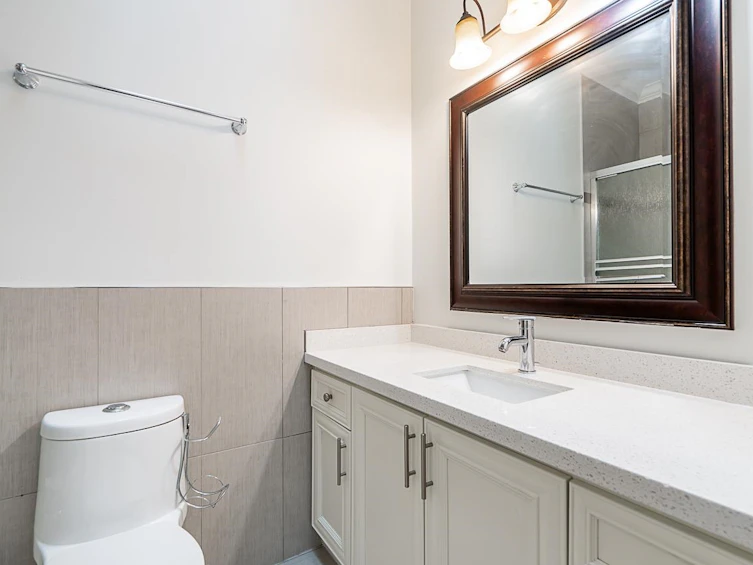 6159 Canada Way, Burnaby, BC, V5E 3P1 - 23
