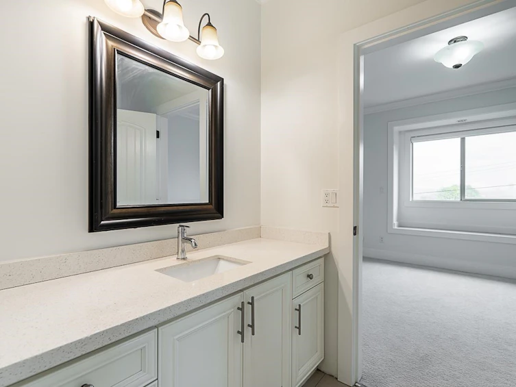 6159 Canada Way, Burnaby, BC, V5E 3P1 - 20