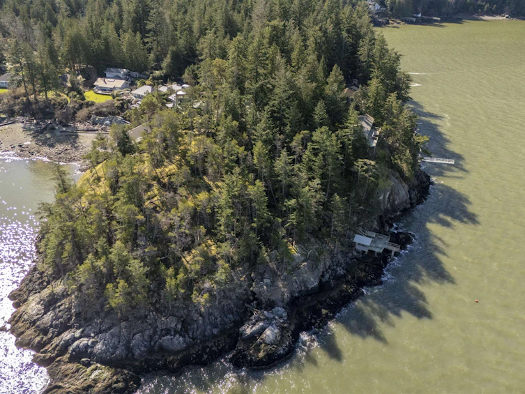 226 Finisterre Road, Bowen Island, BC, V0N 1G1