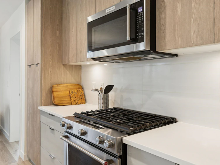309-128 E 8th Street, North Vancouver, BC, V7L 0H2 - 6