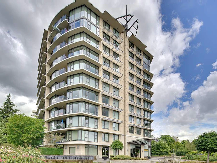 306-683 W Victoria Park, North Vancouver, BC, V7M 0A2 - 2