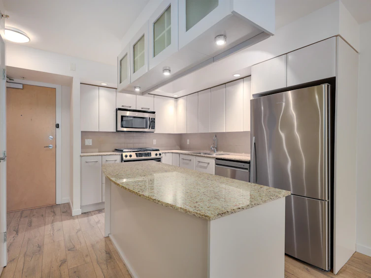 306-683 W Victoria Park, North Vancouver, BC, V7M 0A2 - 11