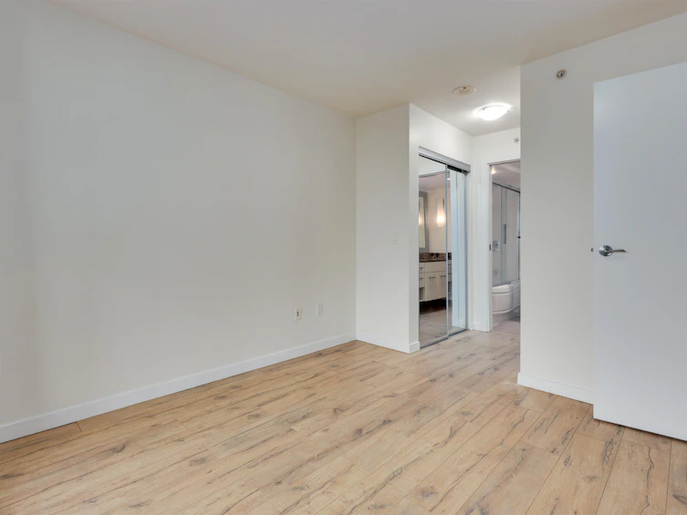 306-683 W Victoria Park, North Vancouver, BC, V7M 0A2 - 13