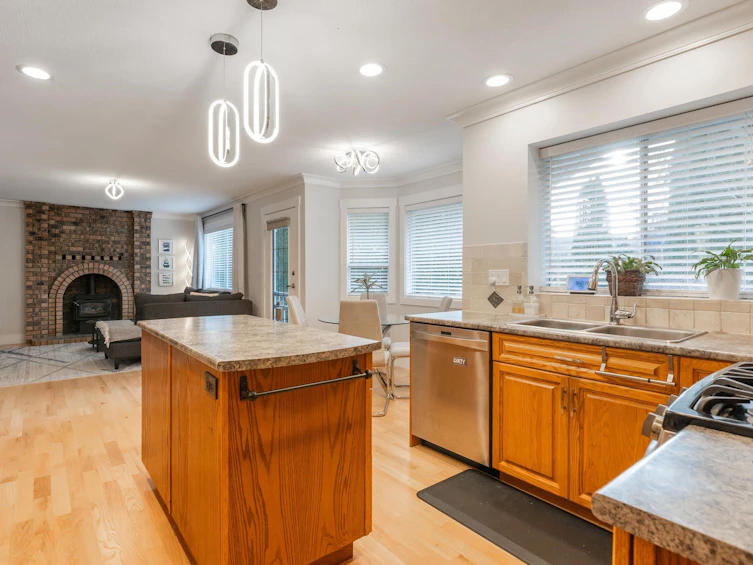 4928 196b Street, Langley, BC, V3A 7N7 - 8