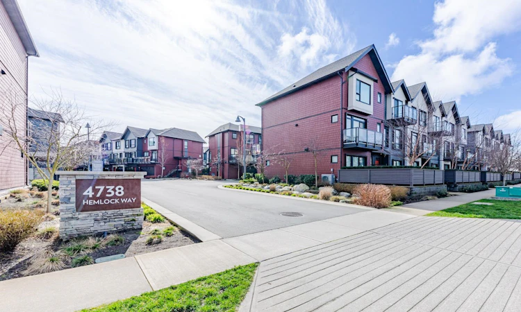 185-4738 Hemlock Way