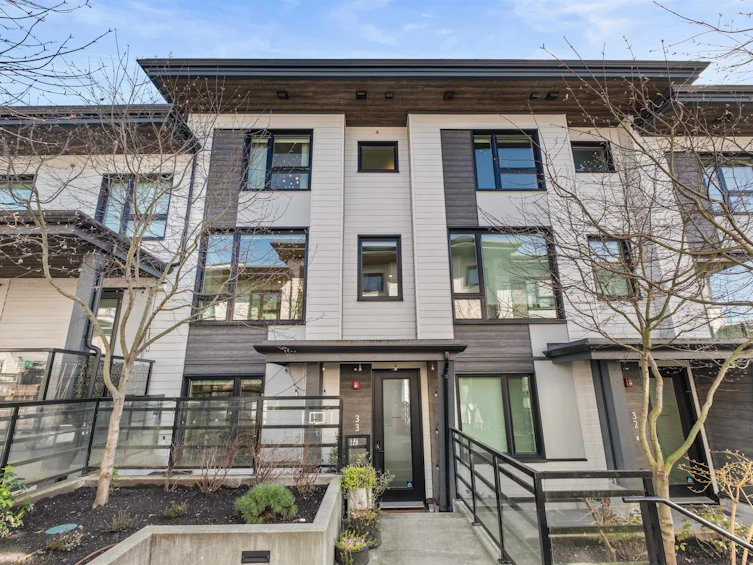 33-528 E 2nd Street, North Vancouver, BC, V7L 0G8 - 2