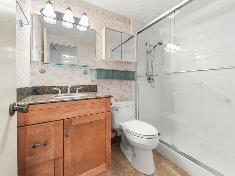 201-225 W 3rd Street, North Vancouver, BC, V7M 1E9 - 24