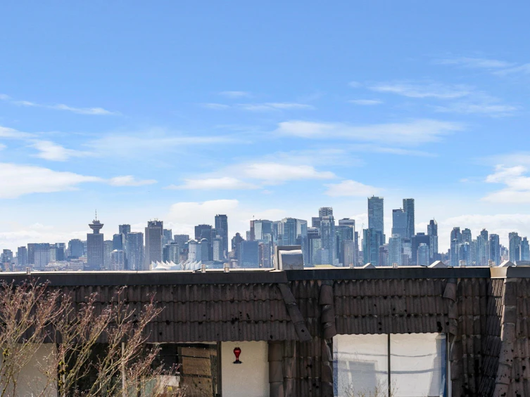 201-225 W 3rd Street, North Vancouver, BC, V7M 1E9