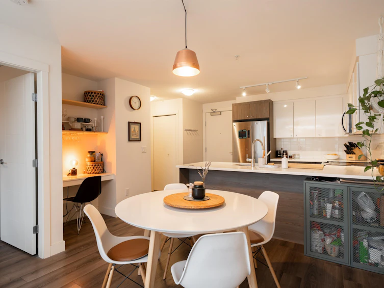 215-2525 Clarke Street, Port Moody, BC, V3H 0J3 - 12
