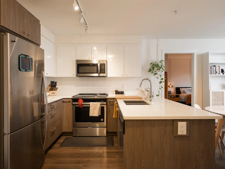 215-2525 Clarke Street, Port Moody, BC, V3H 0J3 - 16
