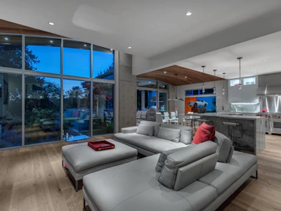 2893 Bellevue Avenue - 5
