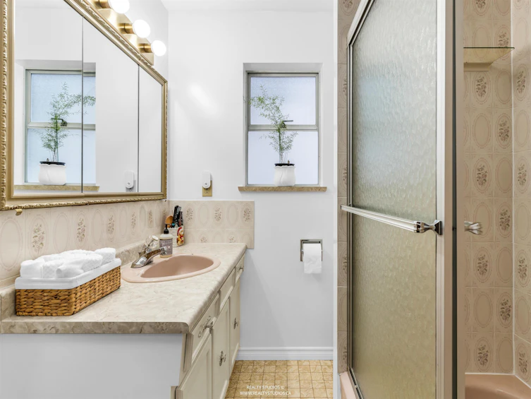 583 W 18th Avenue, Vancouver, BC, V5Z 1V7 - 18