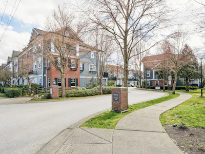 38-19572 Fraser Way - 2