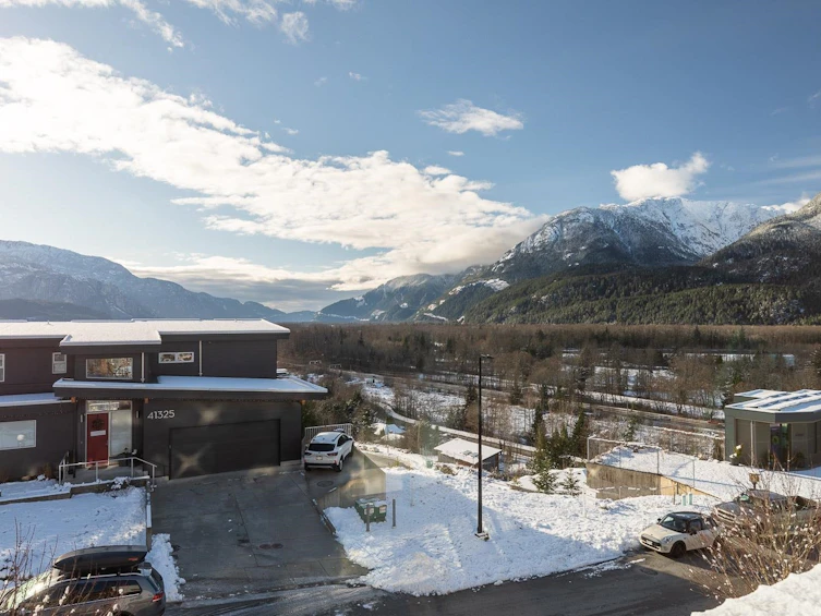 41324 Horizon Drive, Squamish, BC, V8B 0Y7 - 3