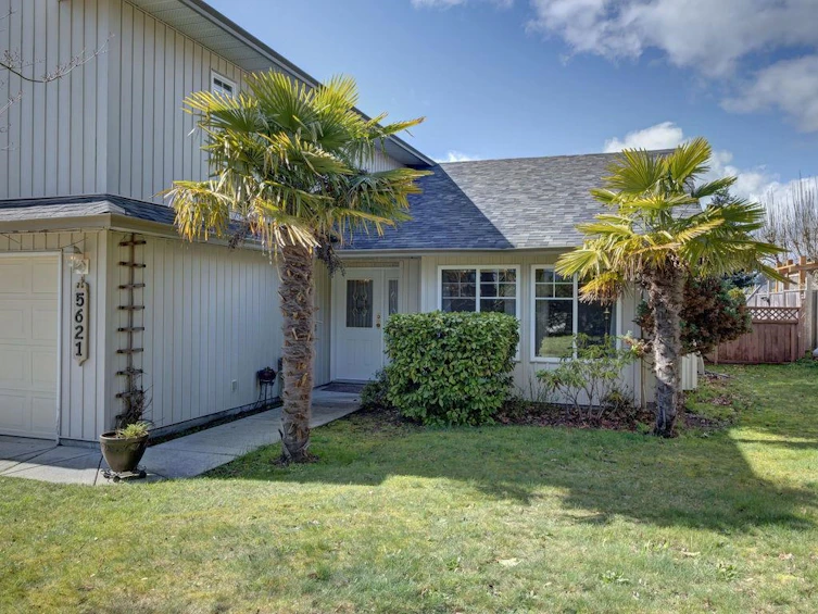 5621 Nickerson Road, Sechelt, BC, V7Z 0M6 - 5