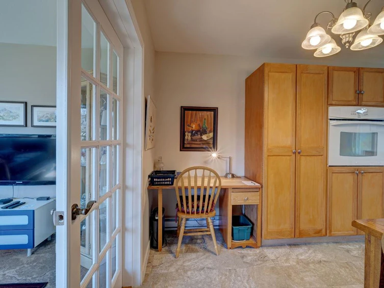 5621 Nickerson Road, Sechelt, BC, V7Z 0M6 - 12