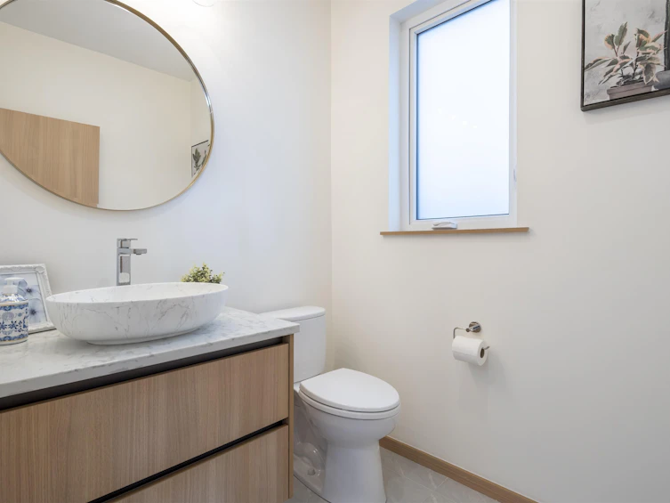 7 N Howard Avenue, Burnaby, BC, V5B 1J6 - 14