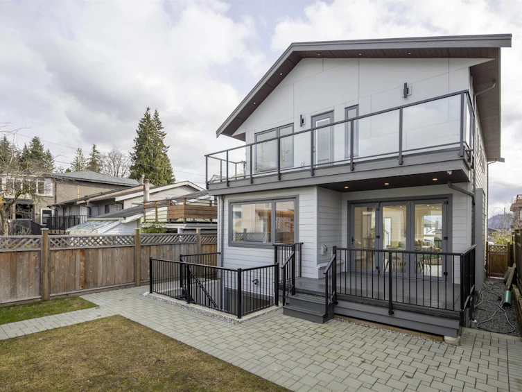 7 N Howard Avenue, Burnaby, BC, V5B 1J6 - 36