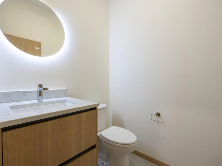 7 N Howard Avenue, Burnaby, BC, V5B 1J6 - 30