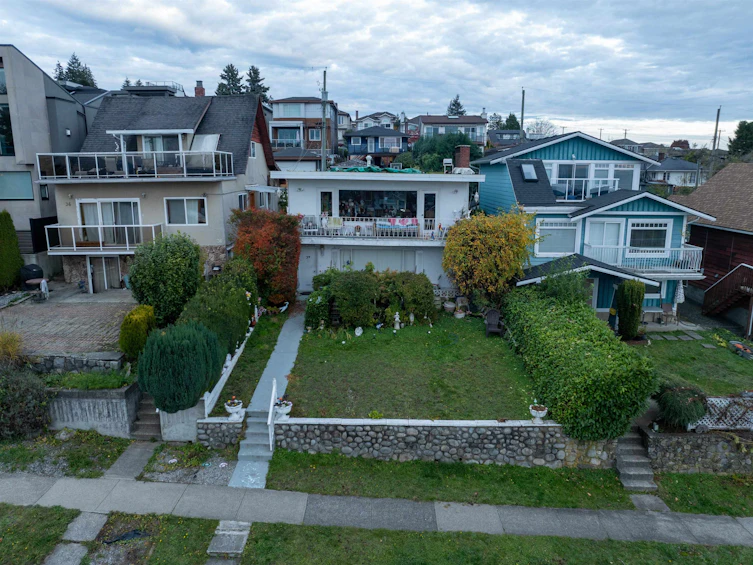 34 N Hythe Avenue, Burnaby, BC, V5B 1G4