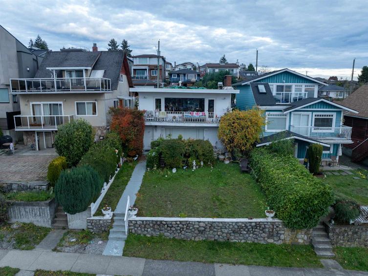 34 N Hythe Avenue, Burnaby, BC, V5B 1G4 - 14