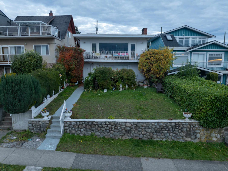 34 N Hythe Avenue, Burnaby, BC, V5B 1G4 - 18