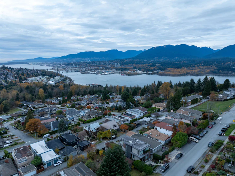 34 N Hythe Avenue, Burnaby, BC, V5B 1G4 - 8