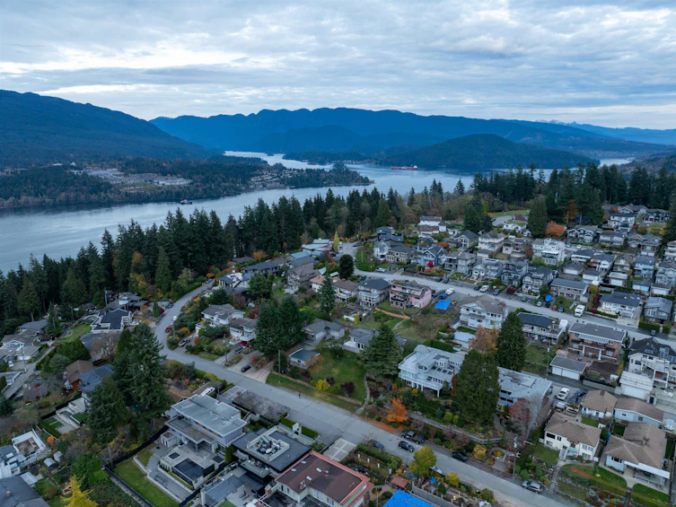 34 N Hythe Avenue, Burnaby, BC, V5B 1G4 - 32