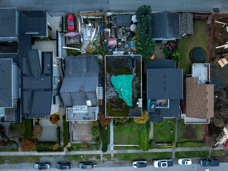 34 N Hythe Avenue, Burnaby, BC, V5B 1G4 - 3