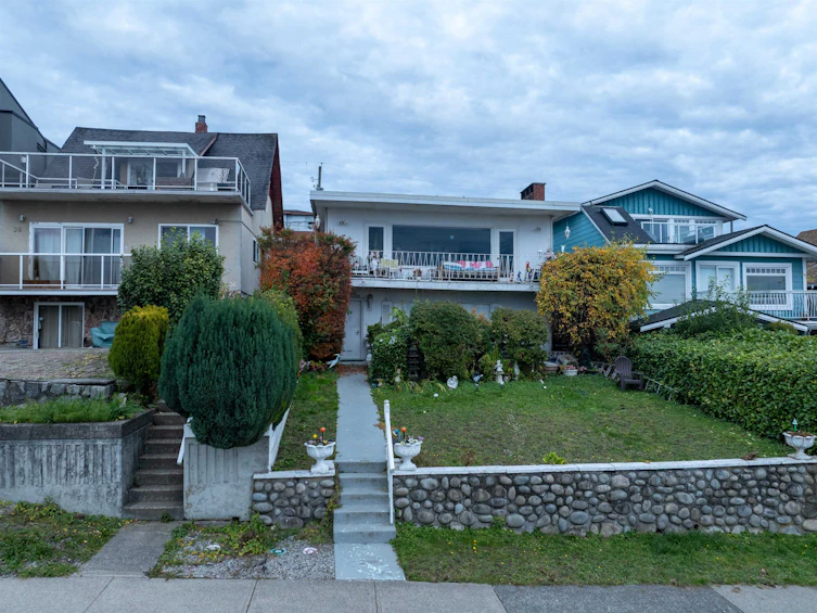 34 N Hythe Avenue, Burnaby, BC, V5B 1G4 - 39