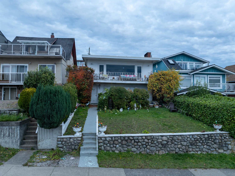34 N Hythe Avenue, Burnaby, BC, V5B 1G4 - 40