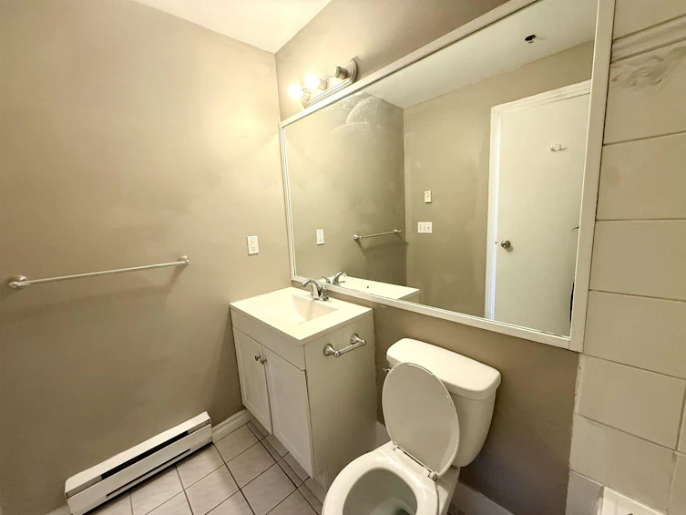 105-7288 No. 3 Road, Richmond, BC, V6Y 3Y1 - 10