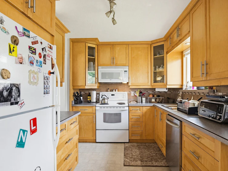 33359 Whidden Avenue, Mission, BC, V2V 4Z6 - 2