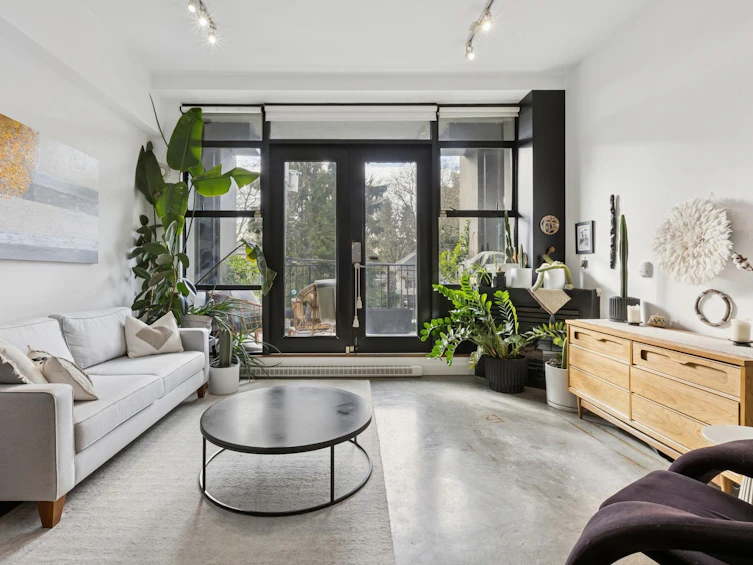10-2156 W 12th Avenue, Vancouver, BC, V6K 2N2 - 2