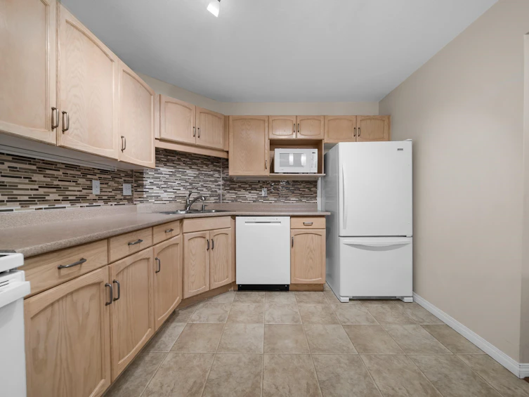 308-33280 Bourquin Crescent, Abbotsford, BC, V2S 7K2 - 2