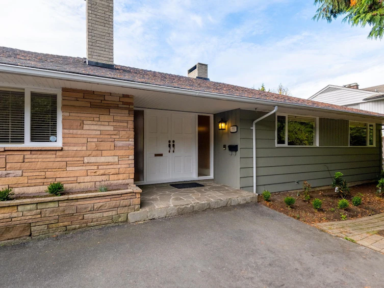 775 Southborough Drive, West Vancouver, BC, V7S 1N1 - 2
