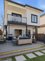 212 E 18th Street