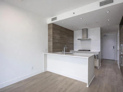 1206-7303 Noble Lane - 5